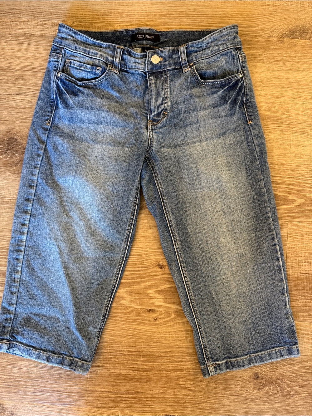 White House Black Market Medium Blue Denim Pedal Pusher Jean Shorts